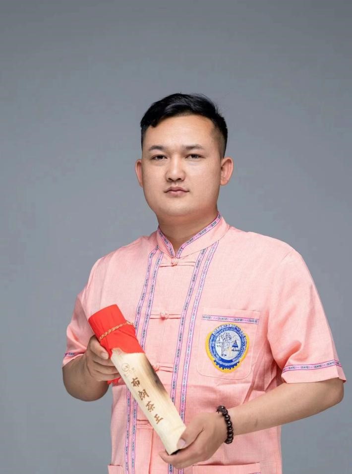 优秀毕业生风采（20届岩些温—...